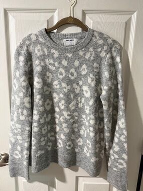 Old Navy Gray and White Leopard Crewneck Sweater